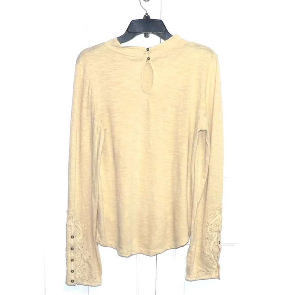 Free‎ People Women's Hooked on the Cuff Long Sleeve Embellished Top Wheat Medium